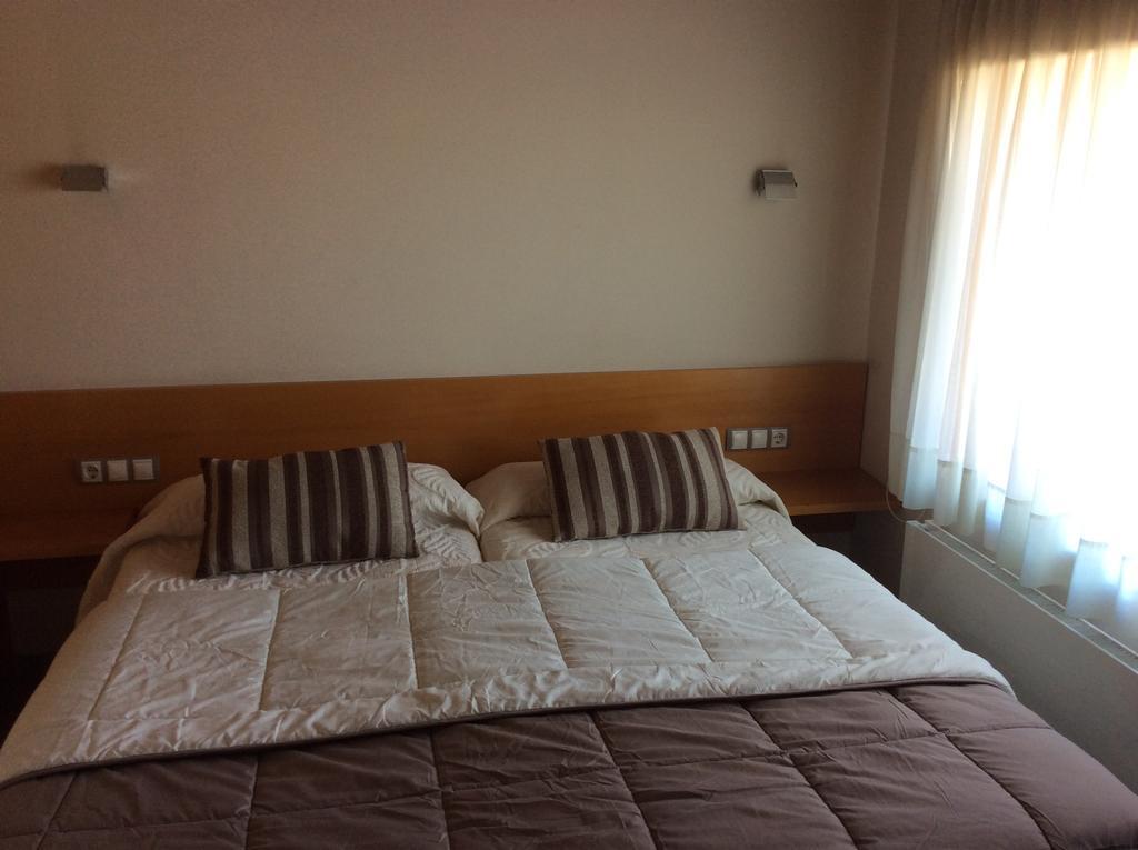 Hotel Viaurelia Montblanc Room photo